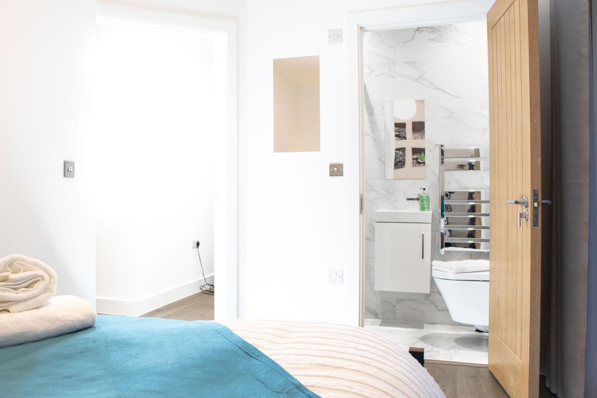 Central 2 Bed 2 Bath Apartment Near Brighton College, Beach, Hospital - Long Stay Offers Dış mekan fotoğraf